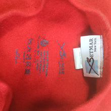 Load image into Gallery viewer, Online Vintage Shop, Vintage Clothing Boutique, Vintage, Women's Clothing, Seconhand, Distressed Vintage Designs, Sustainable Fashion