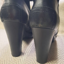 Load image into Gallery viewer, Tod's Leather Boots Size 11