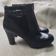Load image into Gallery viewer, Tod's Leather Boots Size 11