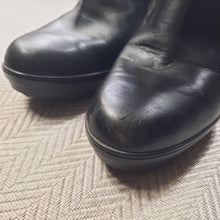 Load image into Gallery viewer, Tod's Leather Boots Size 11