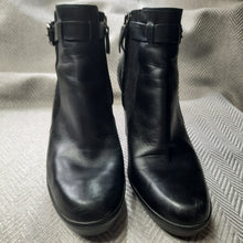 Load image into Gallery viewer, Tod's Leather Boots Size 11