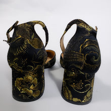 Load image into Gallery viewer, Online Vintage Shop, Vintage Clothing Boutique, Vintage, Women's Clothing, Seconhand, Distressed Vintage Designs, Sustainable Fashion