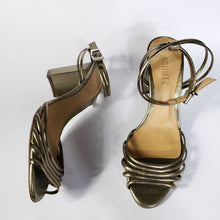 Load image into Gallery viewer, Online Vintage Shop, Vintage Clothing Boutique, Vintage, Women's Clothing, Seconhand, Distressed Vintage Designs, Sustainable Fashion