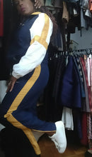 Load image into Gallery viewer, Online Vintage Shop, Vintage Clothing Boutique, Vintage, Women's Clothing, Seconhand, Distressed Vintage Designs, Sustainable Fashion