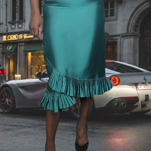 Load image into Gallery viewer, 90s Vintage Donna Vinci Church Suit Pencil Skirt.With Pleated Ruffle Hem Size 6