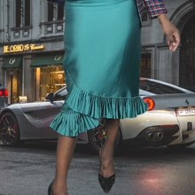 Load image into Gallery viewer, 90s Vintage Donna Vinci Church Suit Pencil Skirt.With Pleated Ruffle Hem Size 6