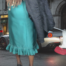 Load image into Gallery viewer, 90s Vintage Donna Vinci Church Suit Pencil Skirt.With Pleated Ruffle Hem Size 6