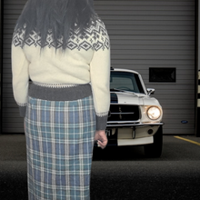 Load image into Gallery viewer, Rare 1980s The Woolrich Woman Faire Isle Pure Wool Sweater Size M