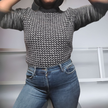 Load image into Gallery viewer, Vintage Y2K Unisex L.L. Bean Wool Sweater Size L