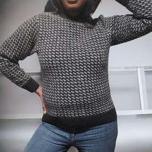 Load image into Gallery viewer, Vintage Y2K Unisex L.L. Bean Wool Sweater Size L