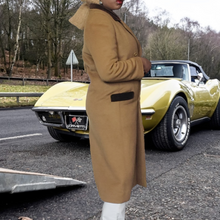 Load image into Gallery viewer, 1960s Vintage Valentino Boutique Camel Hair Coat Size Large