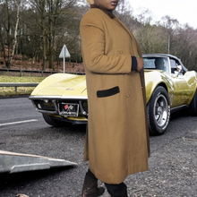 Load image into Gallery viewer, 1960s Vintage Valentino Boutique Camel Hair Coat Size Large