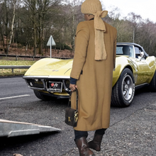 Load image into Gallery viewer, 1960s Vintage Valentino Boutique Camel Hair Coat Size Large