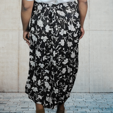 Load image into Gallery viewer, Vintage Reversible Floral Faux Wrap Maxi Skirt Size XL