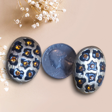 Load image into Gallery viewer, 80s Vintage Leopard Clip-On Earrings