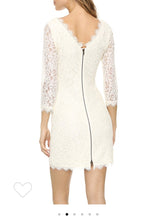 Load image into Gallery viewer, Online Vintage Shop, Vintage Clothing Boutique, Vintage, Women's Clothing, Seconhand, Distressed Vintage Designs, Sustainable Fashion