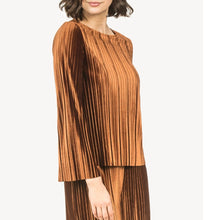 Load image into Gallery viewer, Online Vintage Shop, Vintage Clothing Boutique, Vintage, Women's Clothing, Seconhand, Distressed Vintage Designs, Sustainable Fashion