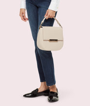 Load image into Gallery viewer, Online Vintage Shop, Vintage Clothing Boutique, Vintage, Women's Clothing, Seconhand, Distressed Vintage Designs, Sustainable Fashion