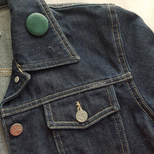 Load image into Gallery viewer, Online Vintage Shop, Vintage Clothing Boutique, Vintage, Women's Clothing, Seconhand, Distressed Vintage Designs, Sustainable Fashion