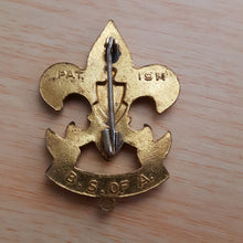 Load image into Gallery viewer, Online Vintage Shop, Vintage Clothing Boutique, Vintage, Women's Clothing, Seconhand, Distressed Vintage Designs, Sustainable Fashion