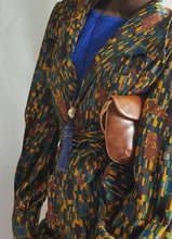 Load image into Gallery viewer, Online Vintage Shop, Vintage Clothing Boutique, Vintage, Women's Clothing, Seconhand, Distressed Vintage Designs, Sustainable Fashion