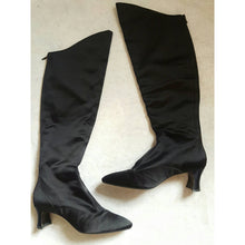 Load image into Gallery viewer, Online Vintage Shop, Vintage Clothing Boutique, Vintage, Women's Clothing, Seconhand, Distressed Vintage Designs, Sustainable Fashion