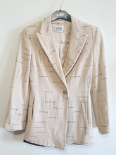 Load image into Gallery viewer, Online Vintage Shop, Vintage Clothing Boutique, Vintage, Women's Clothing, Seconhand, Distressed Vintage Designs, Sustainable Fashion