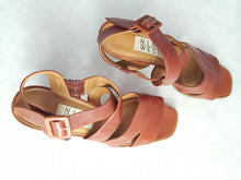 Load image into Gallery viewer, Online Vintage Shop, Vintage Clothing Boutique, Vintage, Women's Clothing, Seconhand, Distressed Vintage Designs, Sustainable Fashion