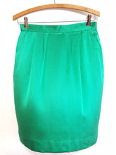 Load image into Gallery viewer, Online Vintage Shop, Vintage Clothing Boutique, Vintage, Women's Clothing, Seconhand, Distressed Vintage Designs, Sustainable Fashion