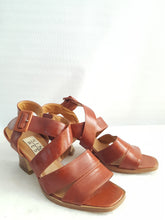 Load image into Gallery viewer, Online Vintage Shop, Vintage Clothing Boutique, Vintage, Women's Clothing, Seconhand, Distressed Vintage Designs, Sustainable Fashion