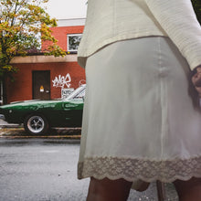 Load image into Gallery viewer, 1950s Vintage Skirt Slip size M