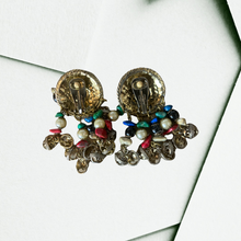 Load image into Gallery viewer, Vintage Dome Plate, Cabachon Stone Fringe Chandelier Clip-on Earrings