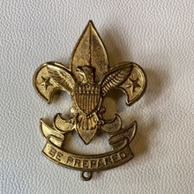Load image into Gallery viewer, Be Prepared Eagle Army Pin, in gold, excellent condition. Unisex, Hats, Clothing, Gifts, Eagles, Gold Pins