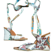 Load image into Gallery viewer, Boss Wedge Sandals Size 39