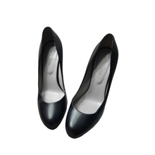 Load image into Gallery viewer, Sergio Rossi Black Stiletto Pumps Size 37