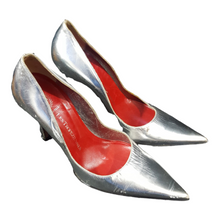 Load image into Gallery viewer, 90s Les Tropeziennes Silver Leather Pumps sz 36
