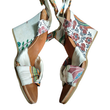 Load image into Gallery viewer, Boss Wedge Sandals Size 39