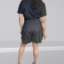 Load image into Gallery viewer, R13 Pleated Wool High Waist Black Shorts Size 30