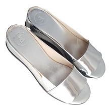 Load image into Gallery viewer, French Connection Silver Mirrored Pepper Slides size 10