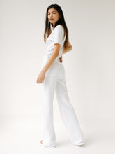 Load image into Gallery viewer, J Brand Joan Super High-Rise Wide Straight Leg Jeans Size 31