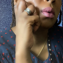 Load image into Gallery viewer, Vintage 925 Sterling Silver Israel Didae Silver Band