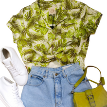Load image into Gallery viewer, Chaser Beachy Linen Rolled S/S Palm Print Top Size M