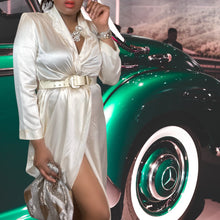 Load image into Gallery viewer, Chambers Silk Robe Size L