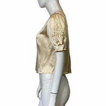 Load image into Gallery viewer, 1960s Peony Hand Embroidered Silk Blouse Size Small