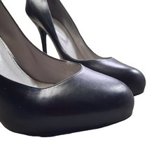 Load image into Gallery viewer, Sergio Rossi Black Stiletto Pumps Size 37