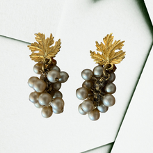 Load image into Gallery viewer, Vintage Gold Leaf Pearl Clusters Dangle Clip-on Earrings