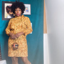 Load image into Gallery viewer, 1950s Leaf Print Shift Dress size M