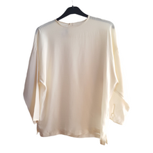 Load image into Gallery viewer, Max Mara Silk Blouse sz. 6