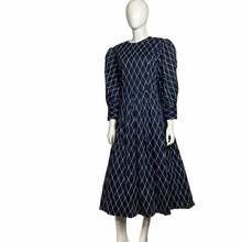 Load image into Gallery viewer, Navy Blue Vivienne Marlowe Dress Size Large