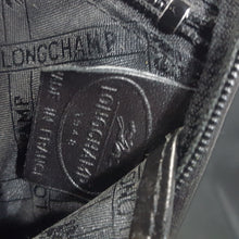 Load image into Gallery viewer, Online Vintage Shop, Vintage Clothing Boutique, Vintage, Women's Clothing, Seconhand, Distressed Vintage Designs, Sustainable Fashion